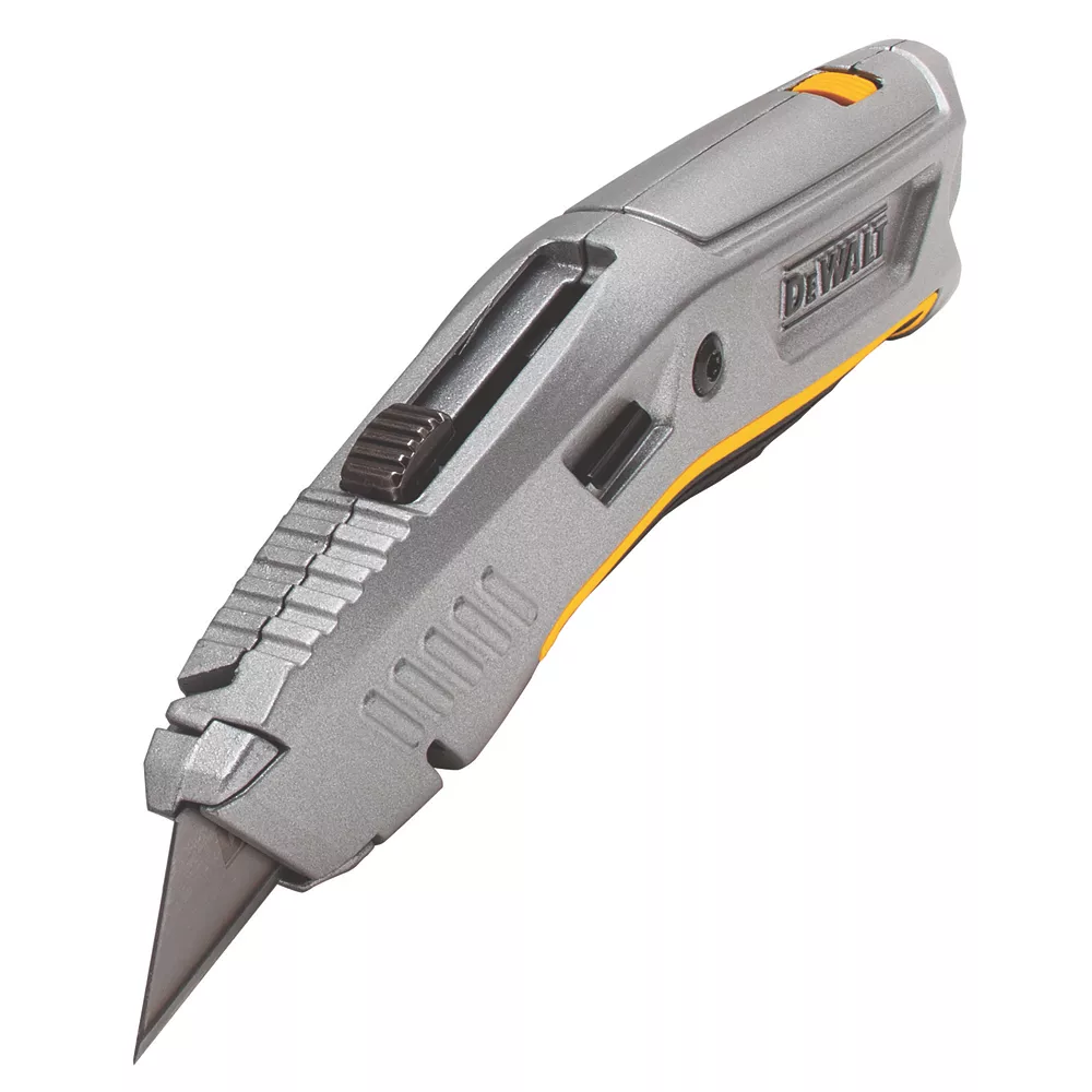 DeWalt Retractable Metal Utility Knife 5 DeWalt Retractable Metal Utility Knife - Image 3