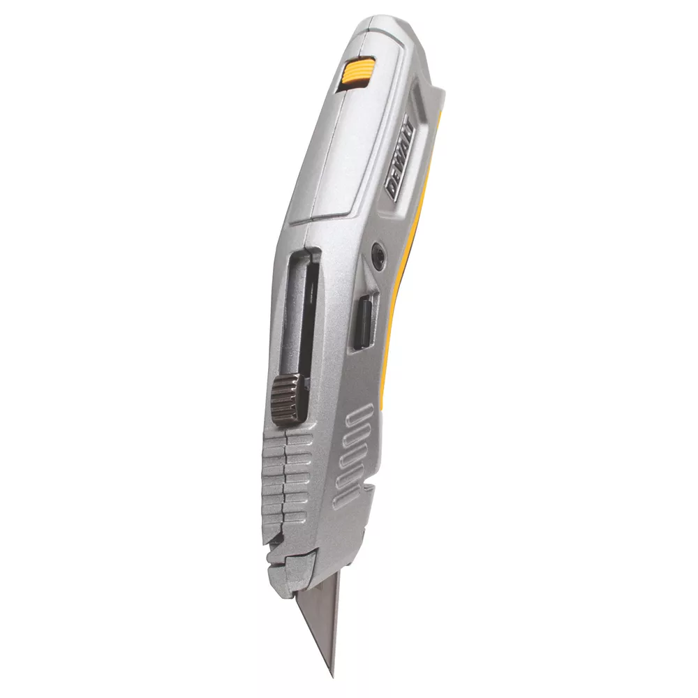 DeWalt Retractable Metal Utility Knife 7 DeWalt Retractable Metal Utility Knife - Image 5