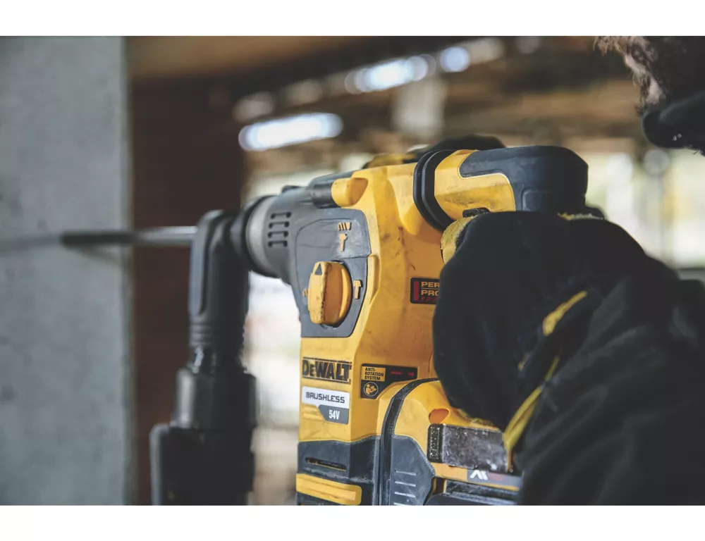 DeWalt DCH323NT-XJ 3.6kg 54V Li-Ion XR FlexVolt Brushless Cordless SDS+ Drill - Bare 6 DeWalt DCH323NT-XJ 3.6kg 54V Li-Ion XR FlexVolt Brushless Cordless SDS+ Drill - Bare - Image 4