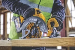 DeWalt DCS578X2-GB 190mm 54V 2 X 9.0Ah Li-Ion XR FlexVolt Brushless Cordless Circular Saw -Premium Tools 382KY A5