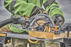 DeWalt DCS578X2-GB 190mm 54V 2 X 9.0Ah Li-Ion XR FlexVolt Brushless Cordless Circular Saw -Premium Tools 382KY A6