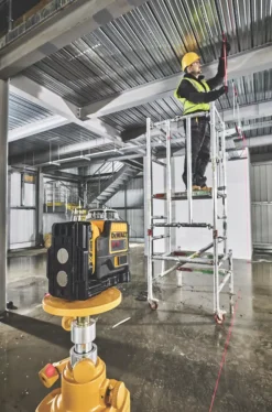 DeWalt DCE0811D1R-GB 12V 1 X 2.0Ah Li-Ion XR Red Self-Levelling Multi-Line Laser Level -Premium Tools 405KJ A2