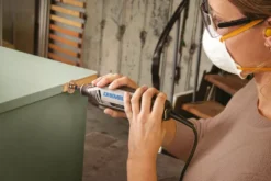 Dremel 4250 175W Electric Multi-Tool Kit 230-240V 135 Pcs -Premium Tools 437KY A3