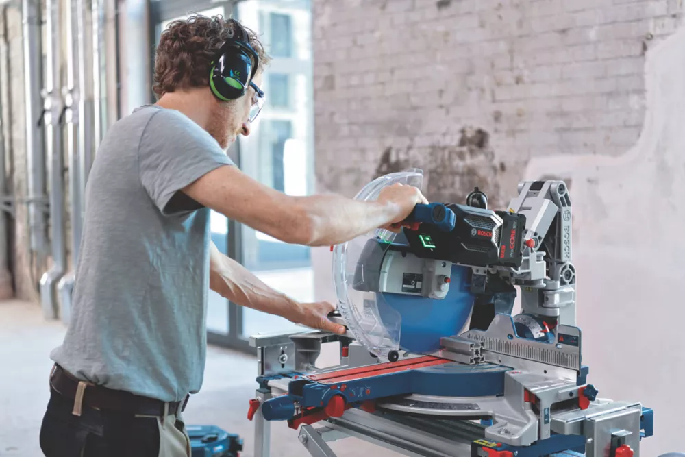 Bosch GCM 18V-305 N 305mm 18V Li-Ion ProCORE Brushless Cordless Double-Bevel Sliding BITURBO Mitre Saw - Bare 4 Bosch GCM 18V-305 N 305mm 18V Li-Ion ProCORE Brushless Cordless Double-Bevel Sliding BITURBO Mitre Saw - Bare - Image 2
