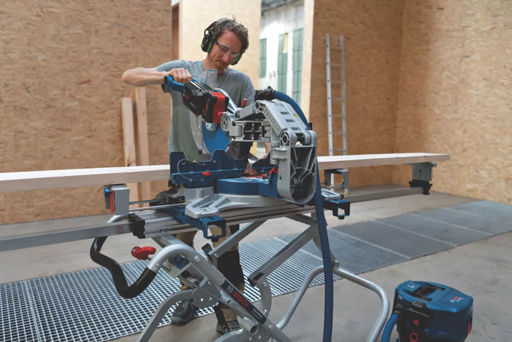 Bosch GCM 18V-305 N 305mm 18V Li-Ion ProCORE Brushless Cordless Double-Bevel Sliding BITURBO Mitre Saw - Bare 5 Bosch GCM 18V-305 N 305mm 18V Li-Ion ProCORE Brushless Cordless Double-Bevel Sliding BITURBO Mitre Saw - Bare - Image 3