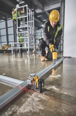 DeWalt DCE089D1R-GB 12V 1 X 2.0Ah Li-Ion XR Red Self-Levelling Multi-Line Laser -Premium Tools 517PT A3