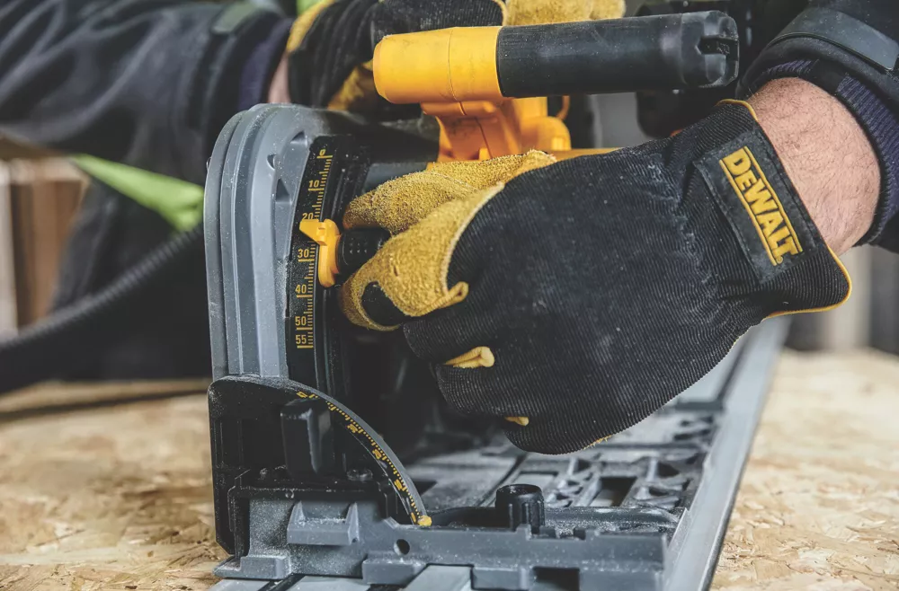 DeWalt DCS520T2-GB 54V 2 X 6.0Ah Li-Ion XR FlexVolt 165mm Brushless Cordless Plunge Saw 5 DeWalt DCS520T2-GB 54V 2 X 6.0Ah Li-Ion XR FlexVolt 165mm Brushless Cordless Plunge Saw - Image 3
