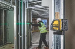 DeWalt DCE088D1G 12V 1 X 2.0Ah Li-Ion XR Green Self-Levelling Cross-Line Laser Level -Premium Tools 5930K A5