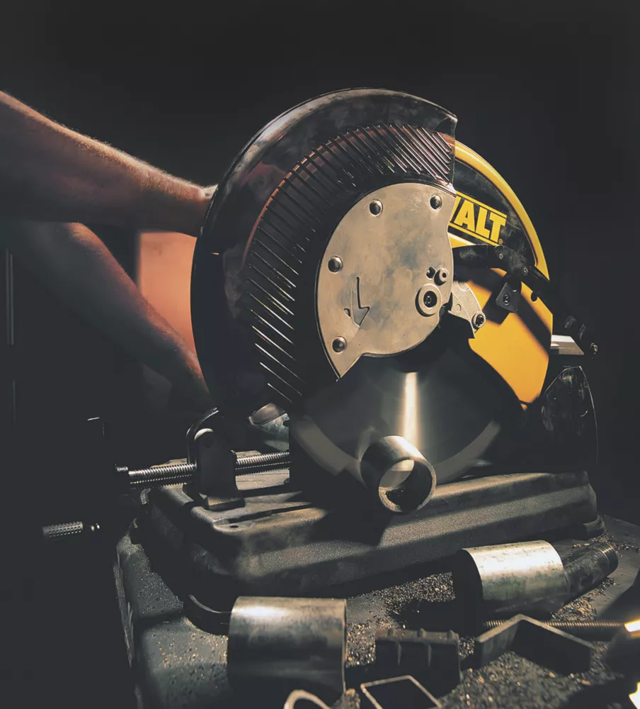 DeWalt DW872L-XW 2200W 355mm Electric Metal Cutting Chop Saw 110V 4 DeWalt DW872L-XW 2200W 355mm Electric Metal Cutting Chop Saw 110V - Image 2