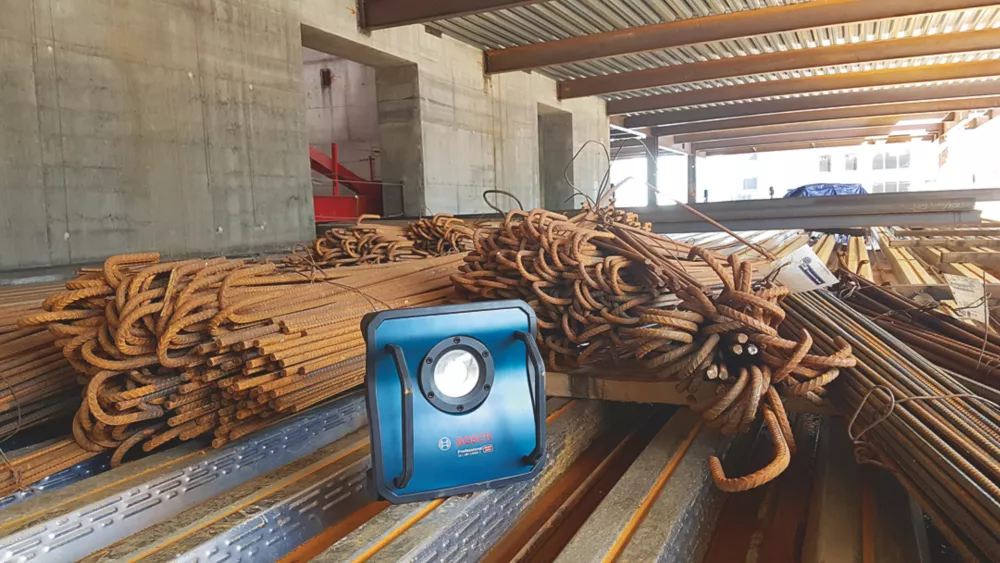 Bosch GLI 18V-10000 C Professional 18V Li-Ion Cordless Site Light - Bare 5 Bosch GLI 18V-10000 C Professional 18V Li-Ion Cordless Site Light - Bare - Image 3