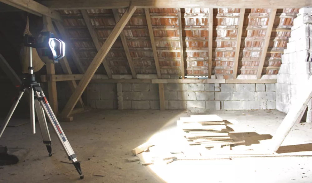 Bosch GLI 18V-10000 C Professional 18V Li-Ion Cordless Site Light - Bare 6 Bosch GLI 18V-10000 C Professional 18V Li-Ion Cordless Site Light - Bare - Image 4