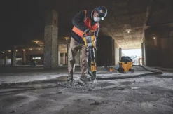 DeWalt DWV902M-GB 68Ltr/sec Electric Dust Extractor 240V -Premium Tools 80065 A3