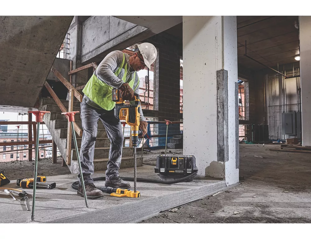 DeWalt DCH614X2-GB 6.8kg 54V 2 X 9.0Ah Li-Ion XR FlexVolt Brushless Cordless SDS Max Rotary Hammer Drill 11 DeWalt DCH614X2-GB 6.8kg 54V 2 X 9.0Ah Li-Ion XR FlexVolt Brushless Cordless SDS Max Rotary Hammer Drill - Image 9