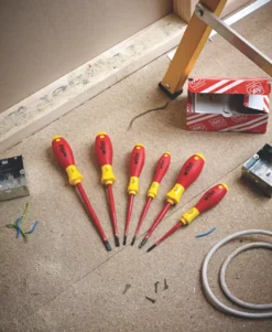 Wiha SoftFinish Mixed VDE Slimfix Screwdriver Set 6 Pcs -Premium Tools 8820G A1