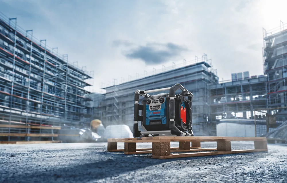 Bosch GPB18V-5SC 230V Or 18V Li-Ion Coolpack DAB+ / FM Cordless Site Radio - Bare 5 Bosch GPB18V-5SC 230V Or 18V Li-Ion Coolpack DAB+ / FM Cordless Site Radio - Bare - Image 3