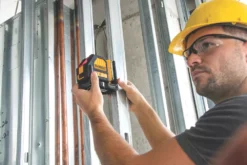 DeWalt DCE088D1R-GB 12V 1 X 2.0Ah Li-Ion XR Red Self-Levelling Cross-Line Laser Level -Premium Tools 911KJ A4