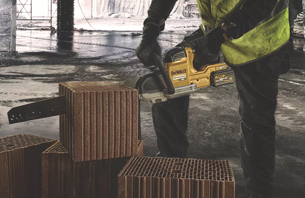 DeWalt DCS397N-XJ 430mm 54V Brushless Cordless XR FlexVolt Alligator Saw - Bare 5 DeWalt DCS397N-XJ 430mm 54V Brushless Cordless XR FlexVolt Alligator Saw - Bare - Image 3